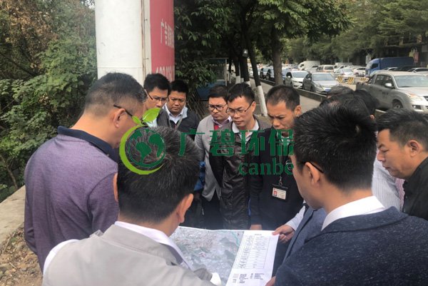 大良街道、順控環(huán)保水務等領導到金陡涌黑臭水體治理現場視察工作(圖4)